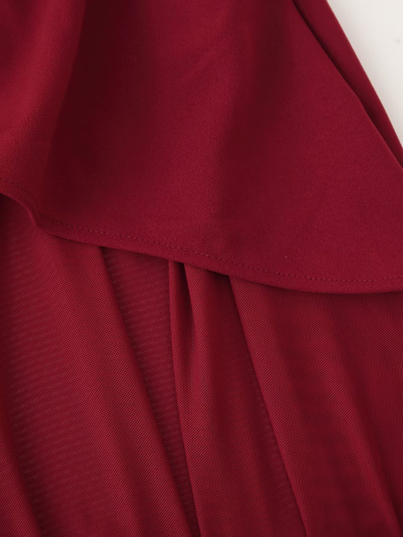 Une robe qui allie élégance et confort.